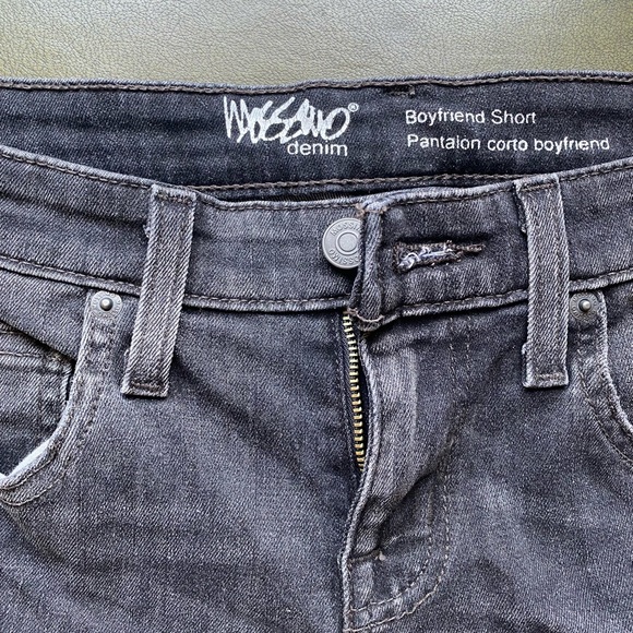 Black cut off shorts - Picture 2 of 4